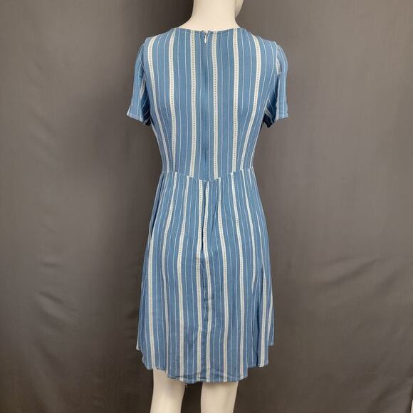 Le Lis Mini Dress S Stripe Button Front Keyhole Textured Picniccore - Picture 4 of 7